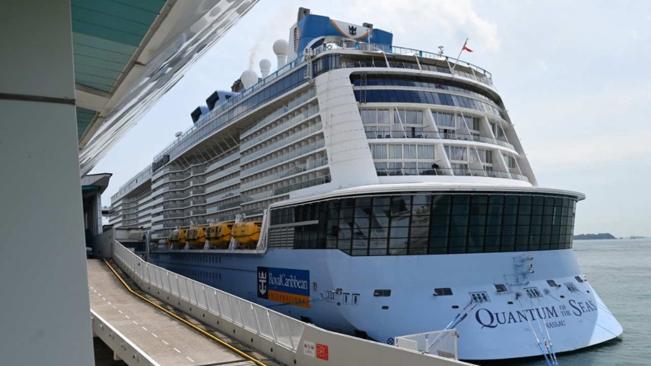 ทริปเรือสำราญสิงคโปร์ล่ม หลังพบผู้ติดเชื้อโควิด-19 บนเรือ