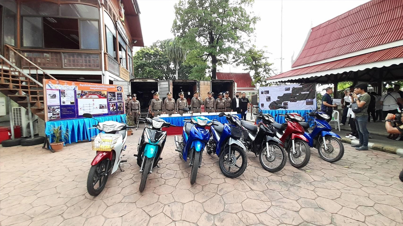 ตร.พระประแดงรวบ แก๊งลัก จยย.ส่งขายเพื่อนบ้าน ยึดของกลางได้เกือบ 20 คัน