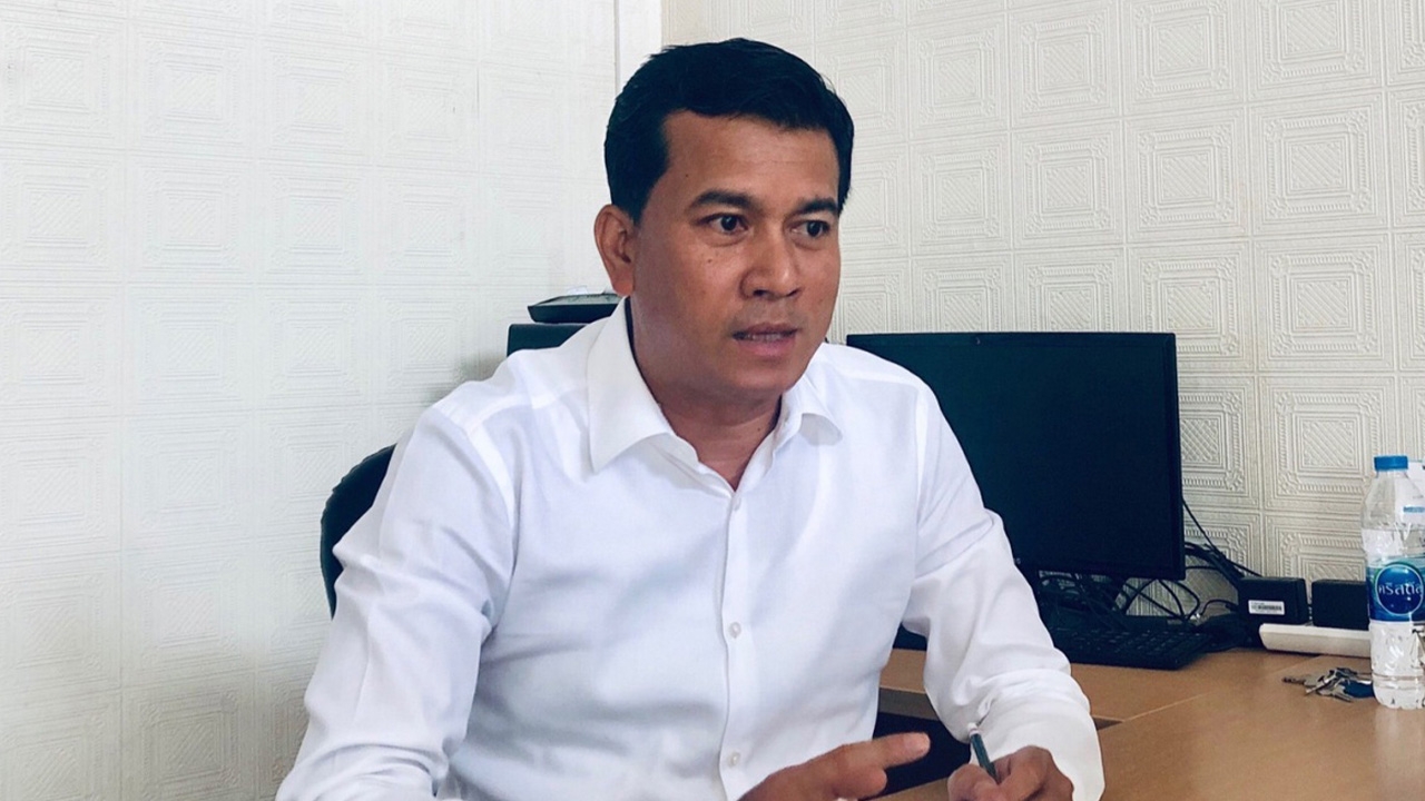 "เชาว์" เดือด ตีปาก "สิระ" ขาดสัมมาคารวะ ลามตะเพิด 4 อดีตนายกฯ