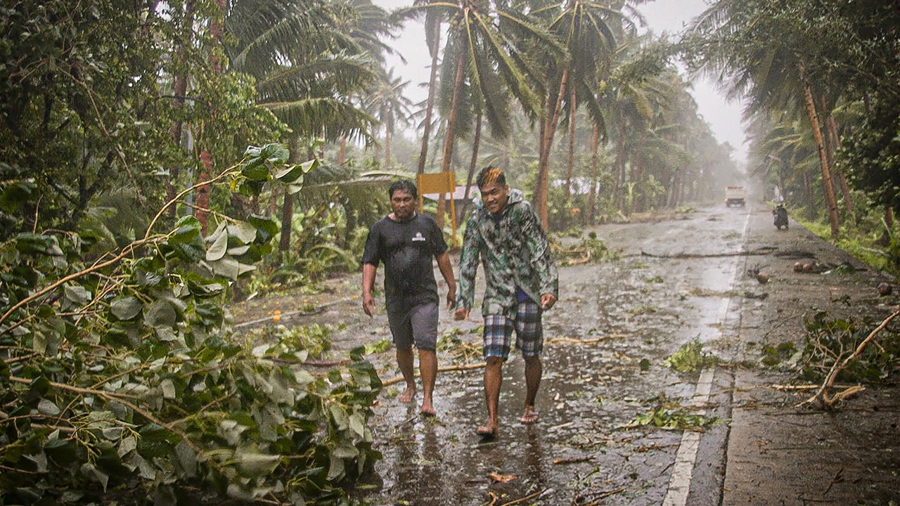 พายุโคนีมุ่งหน้าเวียดนาม คาดขึ้นฝั่ง 5 พ.ย. กระทบอีสาน ฝนเล็กน้อยลมแรง