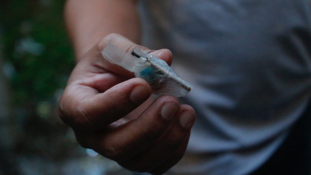 เกิดเสียงดังคล้ายประทัด ในพื้นที่การชุมนุมแยกท่าพระ การ์ด-ตำรวจ ตรวจสอบ