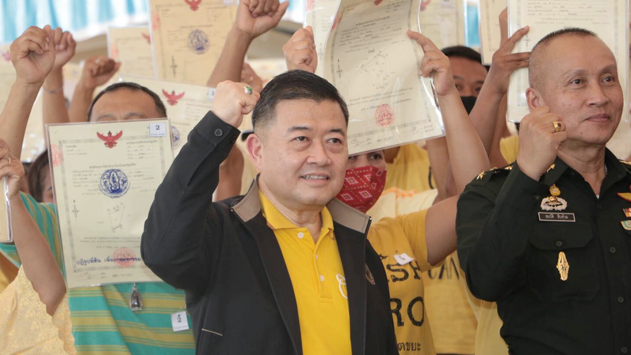 "ธรรมนัส" ล่องใต้มอบ ส.ป.ก. 4-01 เพิ่มคุณภาพชีวิตเกษตรกรชาวกระบี่