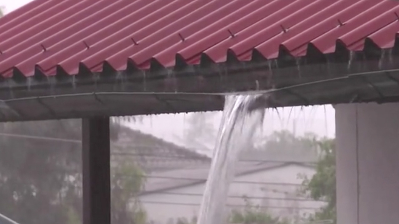 โมลาเบอ่อนกำลังเป็นหย่อมความกดอากาศต่ำ แต่ยังมีฝนภาคอีสาน-ใต้คลื่นแรง