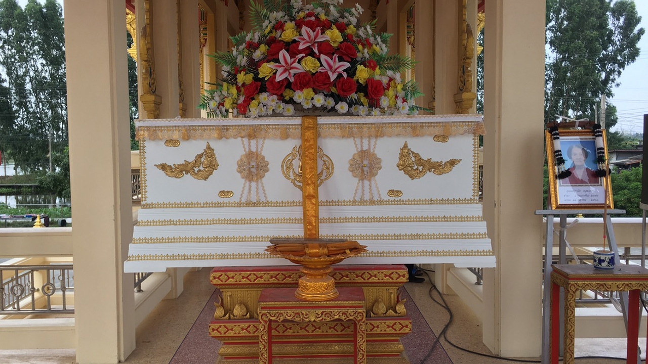 ผวจ.สมุทรปราการ มาเป็นประธานพิธีเผาศพ เหยื่อเพลิงท่อก๊าซฯ ระเบิด 