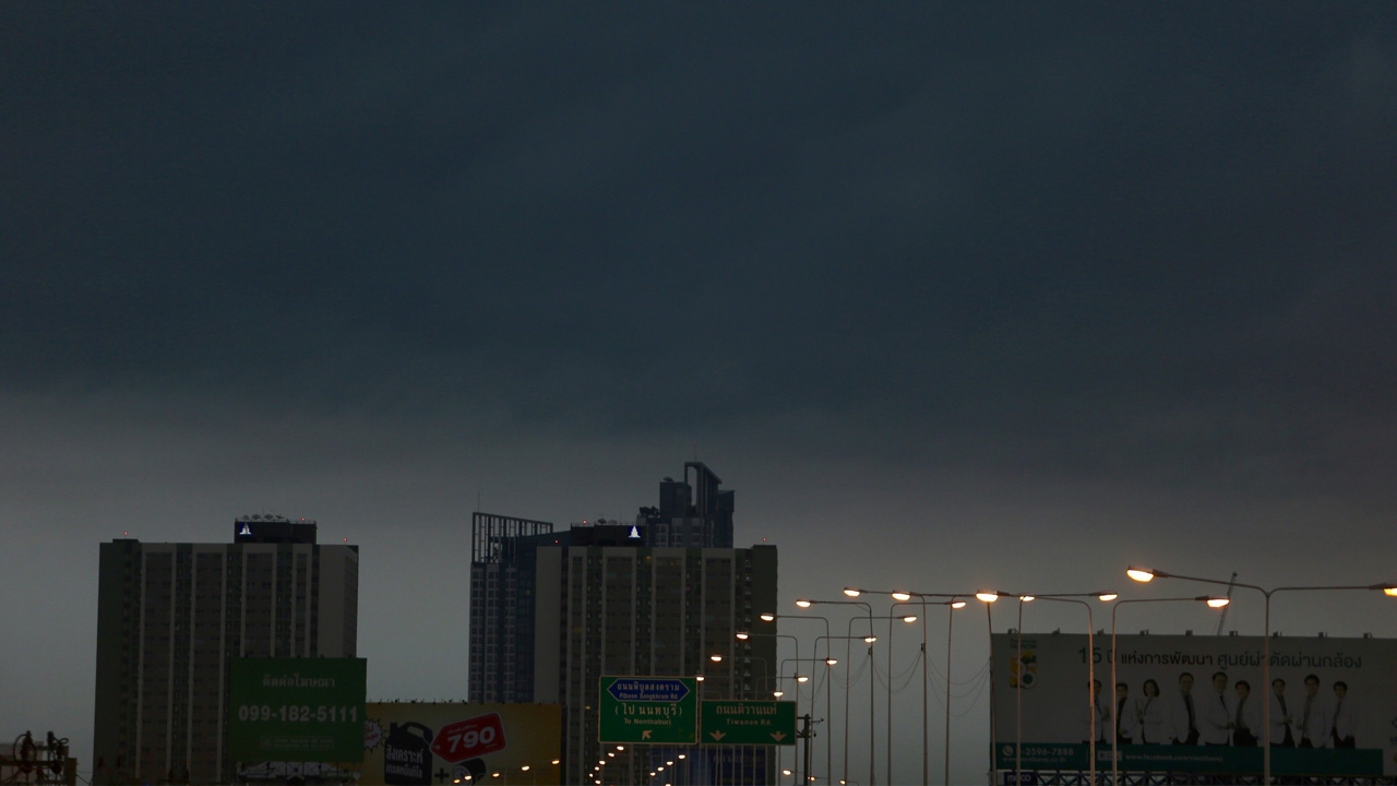 ผบ.ตร.สั่ง จนท.เตรียมพร้อมรับมือพายุโมลาเบเข้าไทย 29-30 ต.ค.นี้