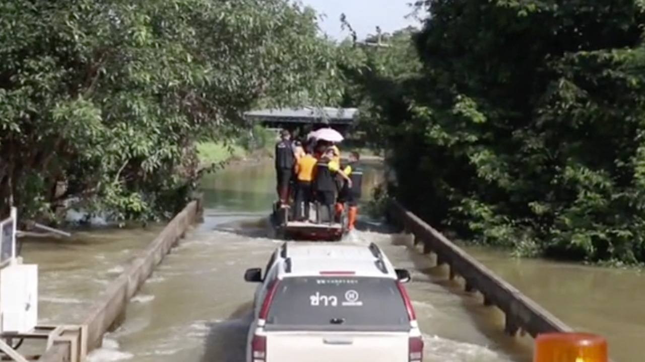 อ.ปักธงชัย น้ำลดระดับเกือบเป็นปกติ ผู้ว่าฯ เผยมีอีก 3 อำเภอรับน้ำต่อ