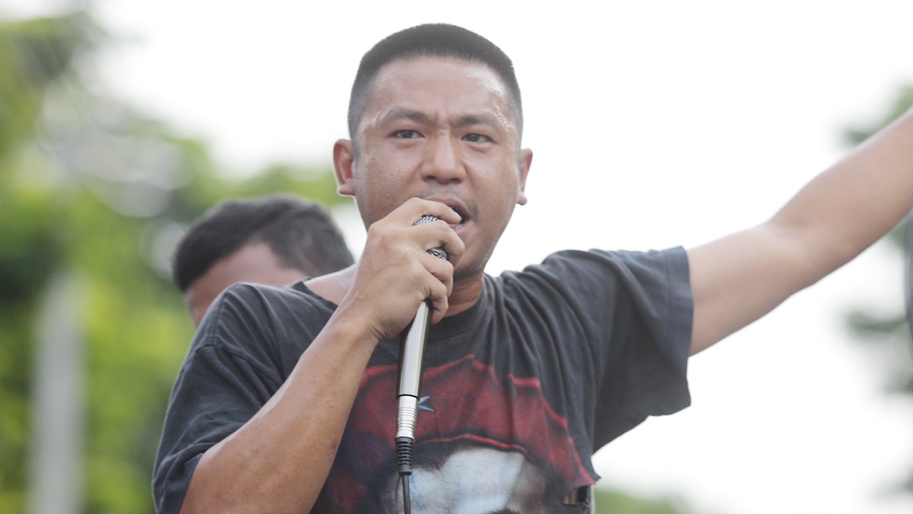 ปล่อยตัว "ไผ่ ดาวดิน"- เจ้าตัว ย้ำจุดยืน ไล่ "บิ๊กตู่" ออกจากนายกฯ 