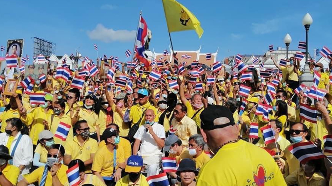 พลังชาวโคราช รวมตัว ทำกิจกรรม “รวมใจภักดิ์ พิทักษ์สถาบัน” 