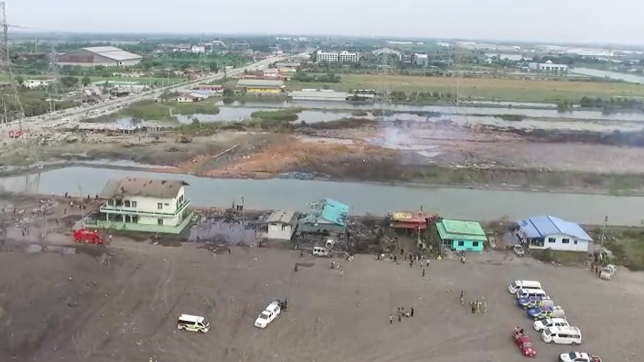 ชาวบ้านเล่านาที ท่อส่งแก๊สระเบิด ไฟไหม้บ้าน ต้องงัดเหล็กหนีเอาชีวิตรอด