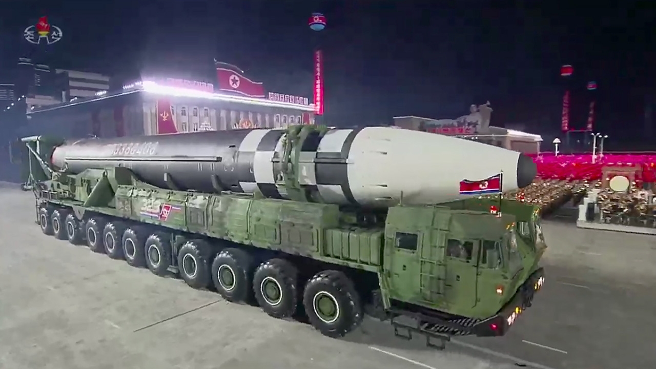 เกาหลีใต้จี้เกาหลีเหนือ ทำตามข้อตกลง หลังจัดพาเหรดโชว์อาวุธใหม่อื้อ