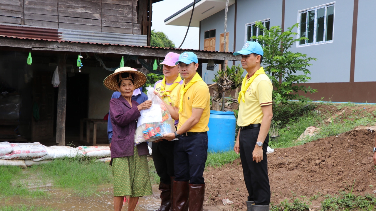 น้ำท่วมที่ปักธงชัยเริ่มคลี่คลาย ระดับน้ำลดลงรวดเร็ว คาดใกล้กลับเป็นปกติ