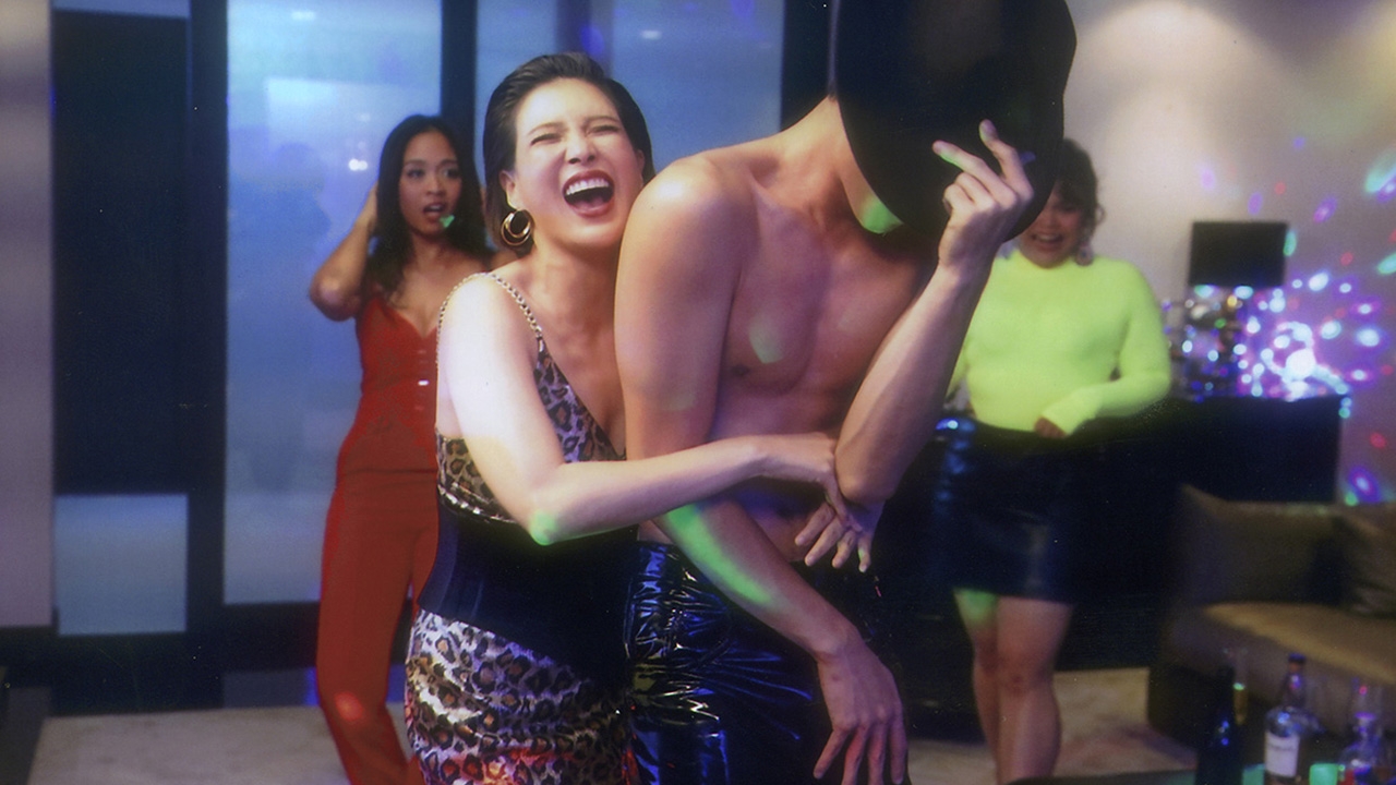 "กิ๊ก" โชว์เด็ดแดนซ์กระจาย ฉากอันซีนของสาวสายบุญใน "บ้านสาวโสด"