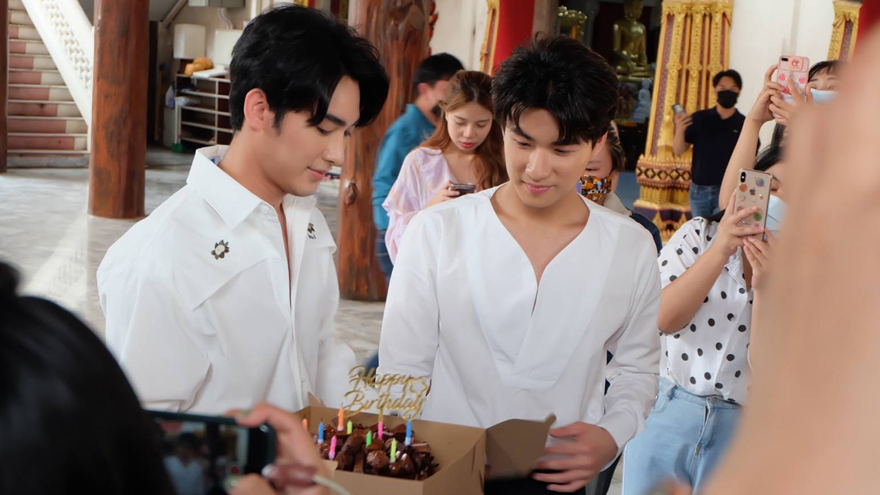 ไฮด์ ศรุญธร ชวนแฟนคลับทำบุญอายุครบ 25 ปี ไตเติ้ล คู่จิ้นยกเค้กเซอร์ไพรส์