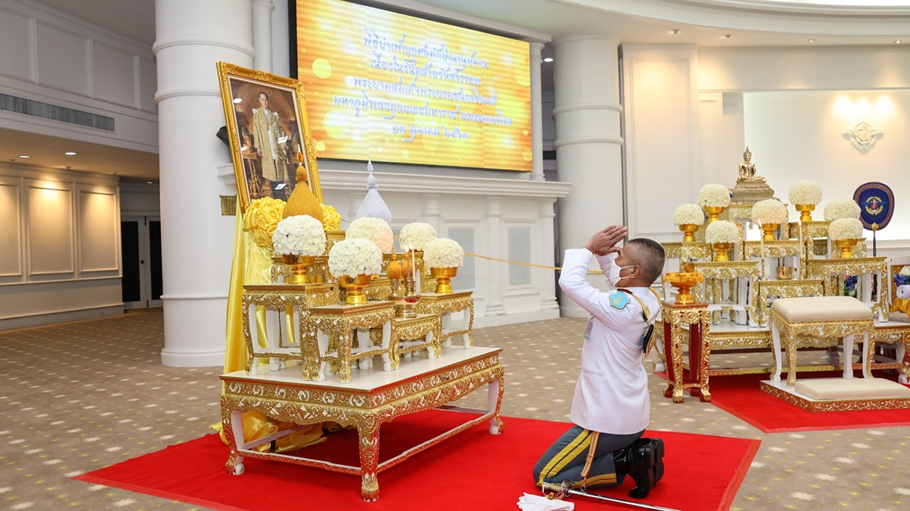 "บิ๊กแก้ว" นำกำลังพลจัดกิจกรรม น้อมรำลึกเนื่องในวันคล้ายวันสวรรคต ร.9