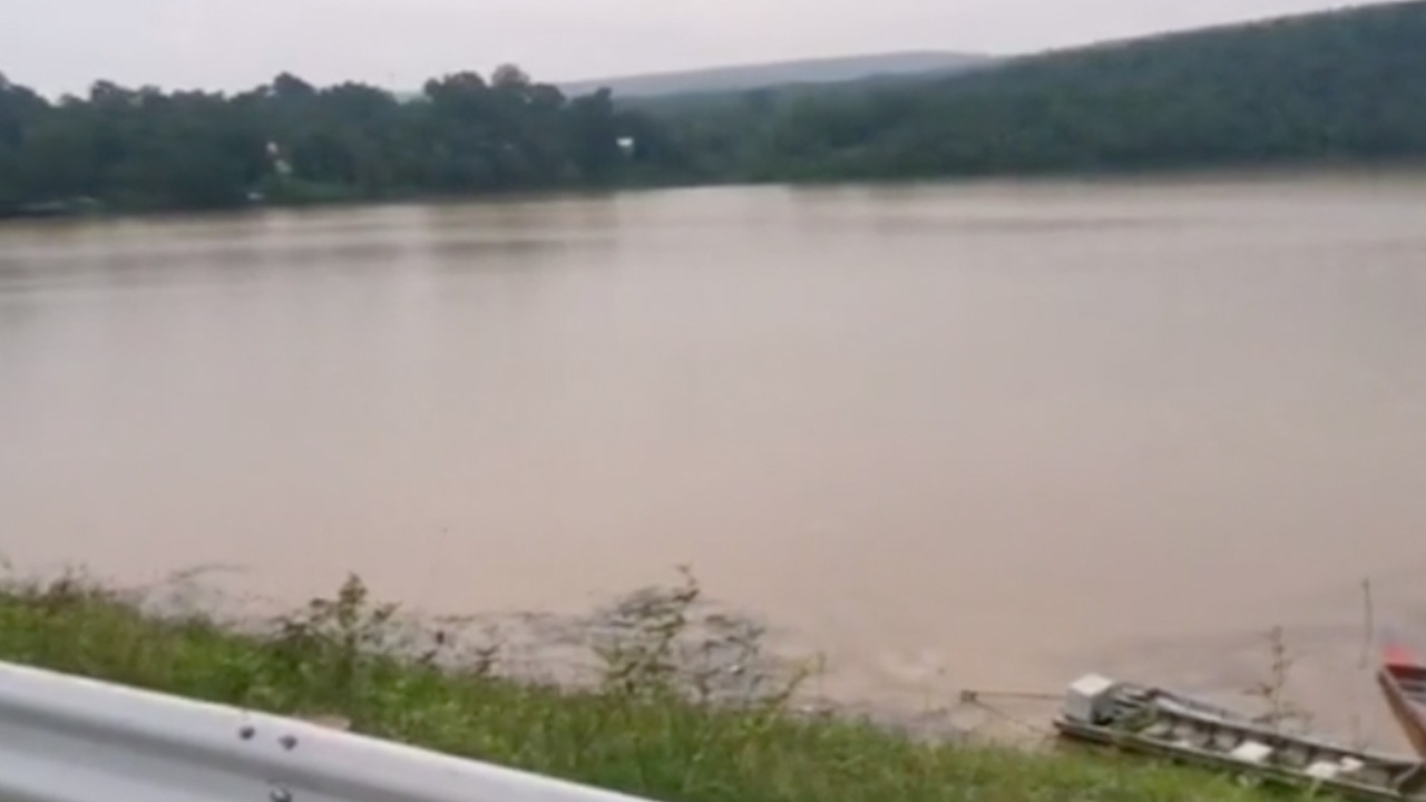 เขื่อนลำพระเพลิงน้ำลดต่อเนื่อง ชาวบ้านไม่วางใจ อ.ปักธงชัยเริ่มคลี่คลาย