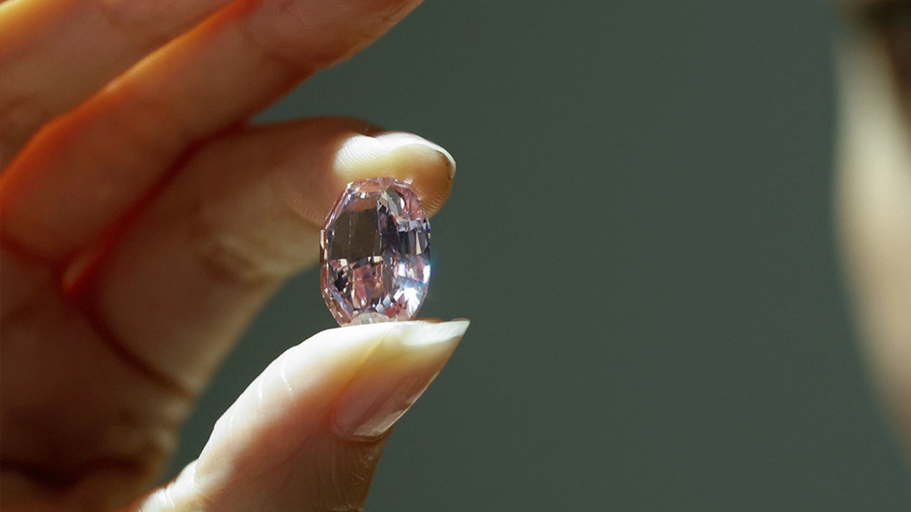 ยลโฉมเพชรสีชมพู “The Spirit of the Rose” คาดประมูลพันล้าน