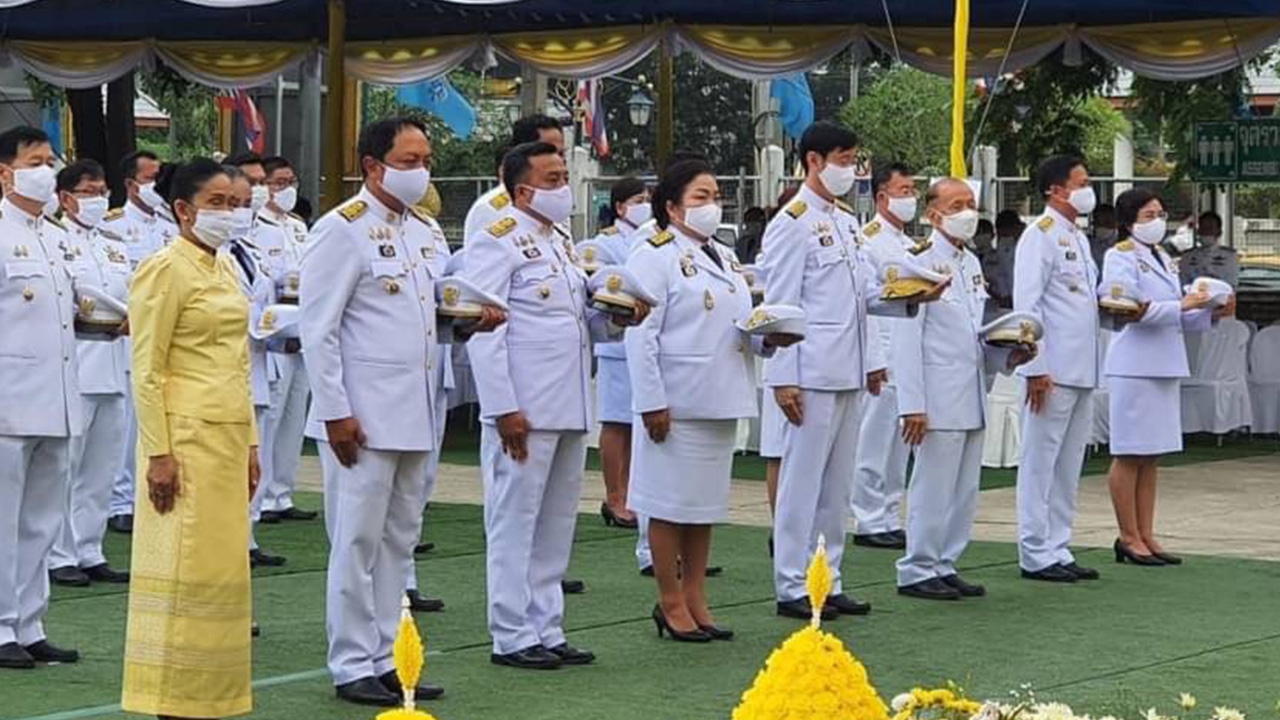 ส.ส.พปชร. ร่วมใจ ทำบุญตักบาตร เพื่อถวายเป็นพระราชกุศล "ในหลวง" ร.9