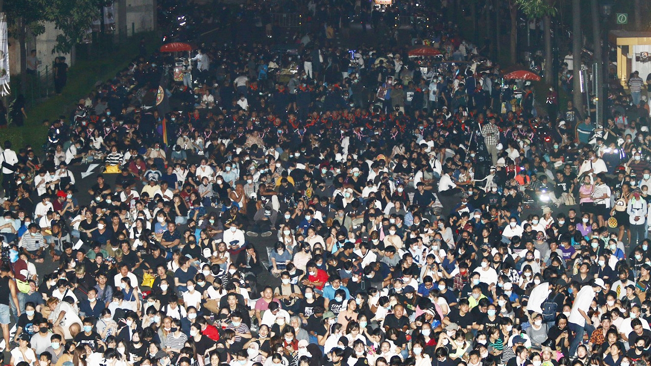 บรรยากาศ การชุมนุมบริเวณแยกประตูน้ำ สี่แยกราชประสงค์