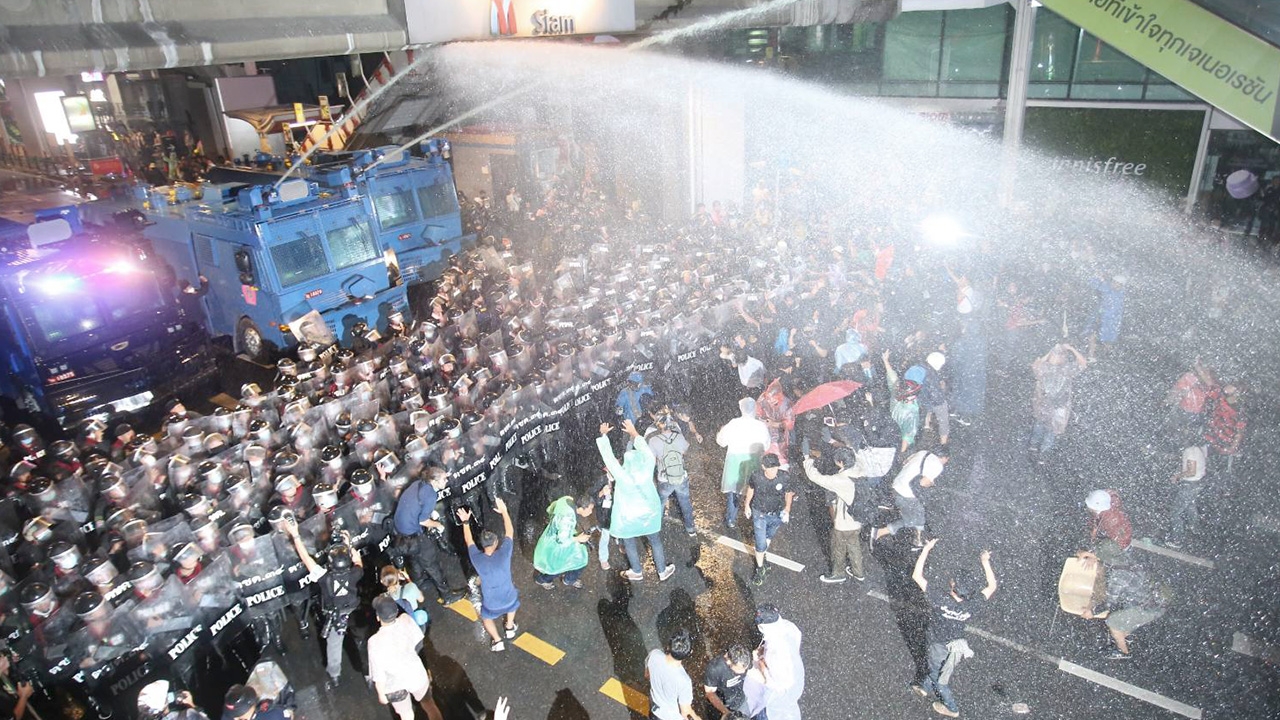 นิสิตรัฐศาสตร์ จุฬาฯ ไม่สนับสนุนใช้ความรุนแรงต่อผู้ชุมนุม เปิด 4 ข้อเรียกร้อง