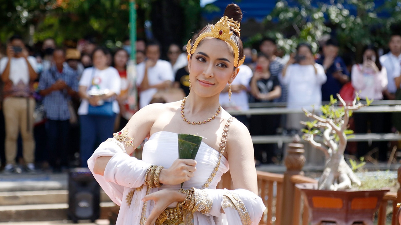 "พิงกี้" นำทีมรำบวงสรวง "พญานาคราช" ขอพรให้ละคร "ขุมทรัพย์ลำโขง"