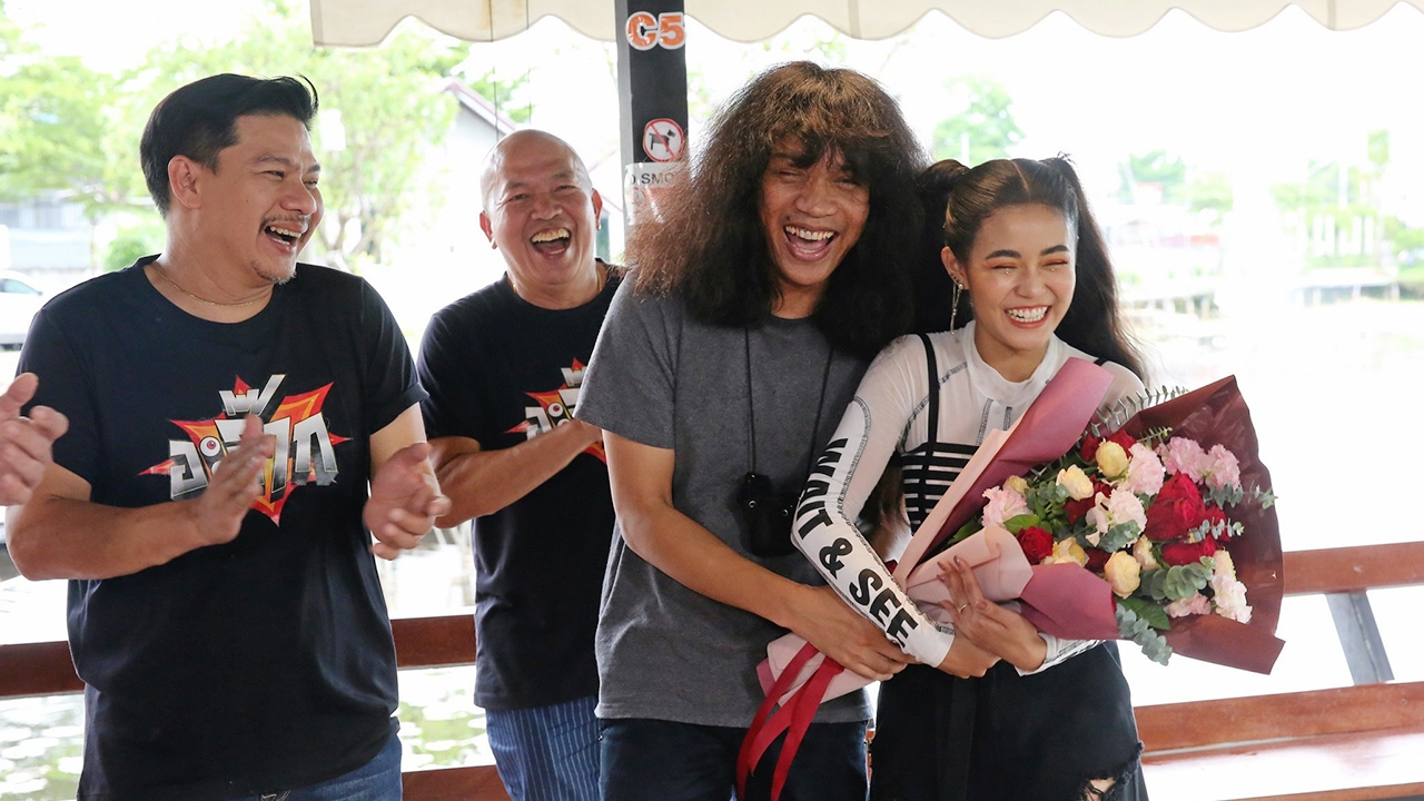“ลำไย ไหทองคำ” น้ำตาแตก หนุ่ม “ปุ้ย” บุกเซอร์ไพรส์ในรายการ “อะจ๊าก”