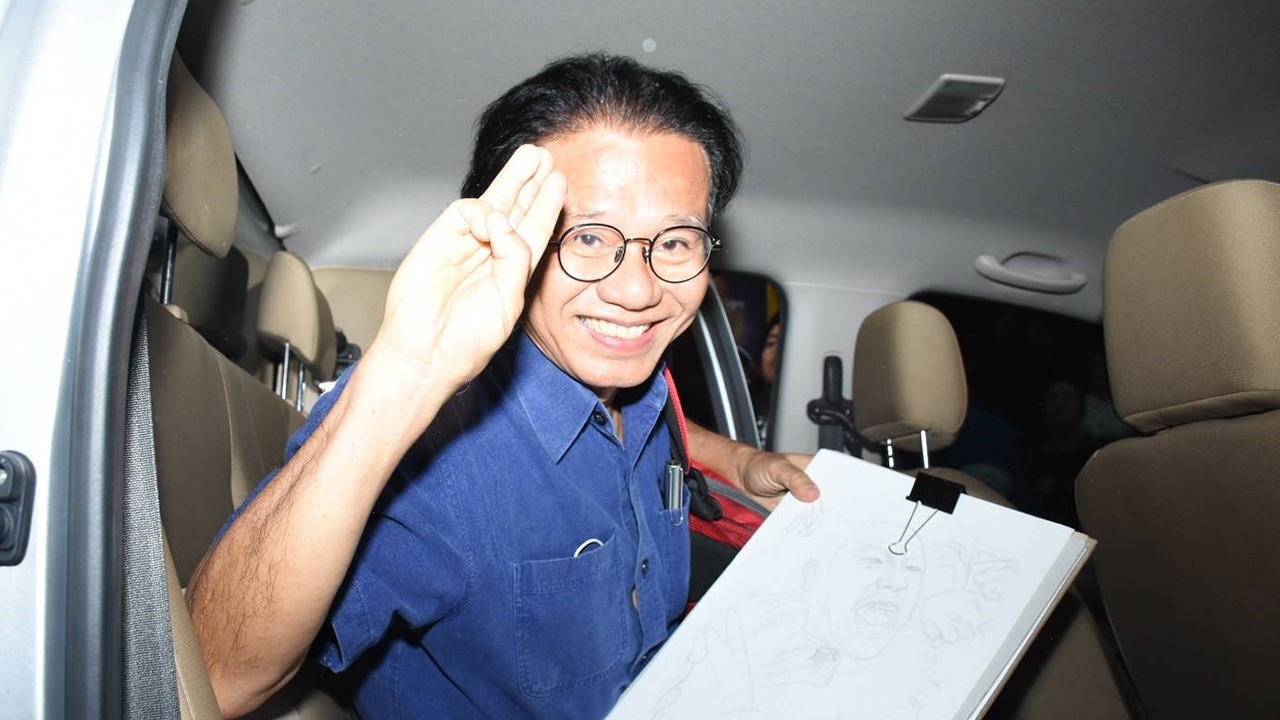 คุมตัว "หมอทศพร" ไป ตชด.ภ.1 ผิด พ.ร.ก.ฉุกเฉินฯ เจ้าตัว ยัน ไม่กังวล