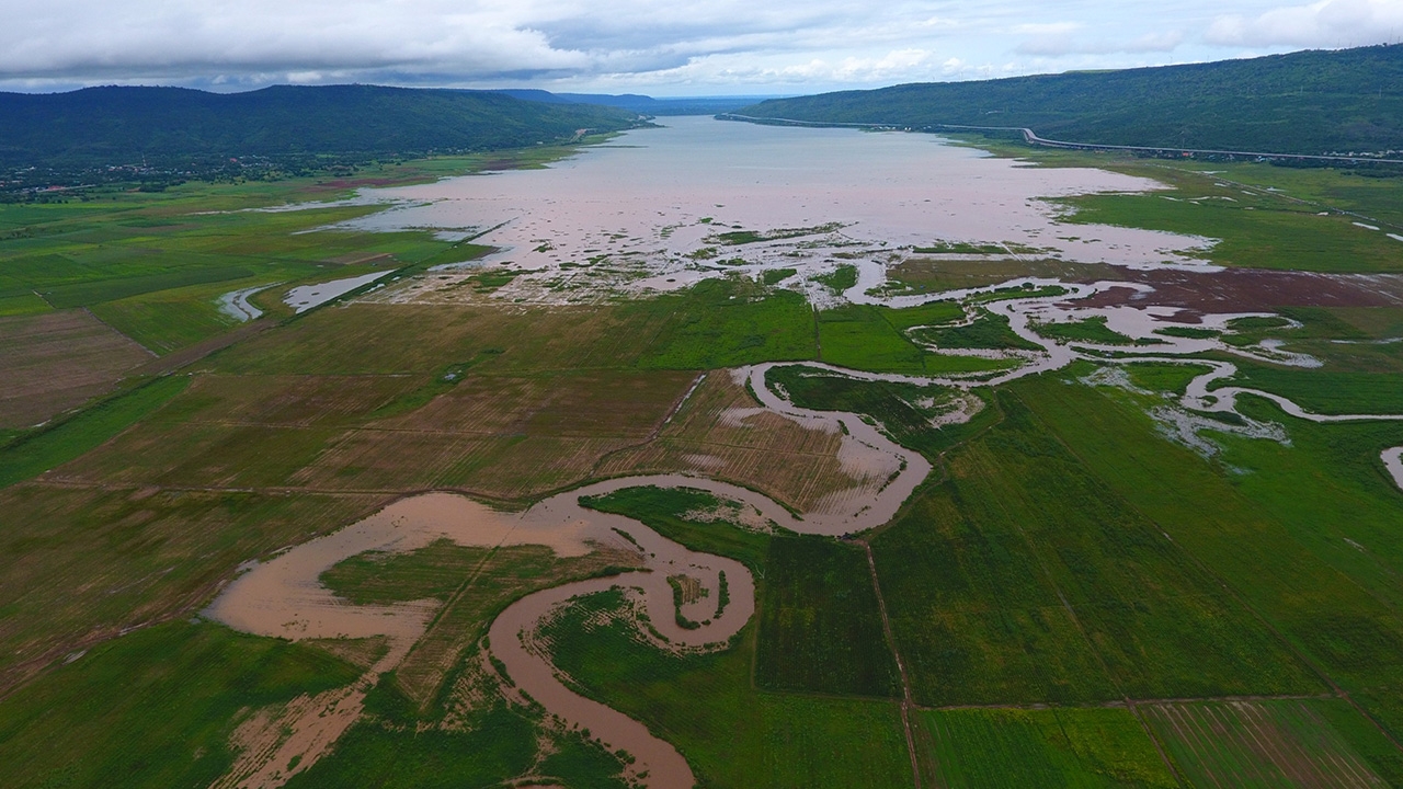 ผู้ว่าฯ โคราช เตือนที่ลุ่มน้ำลำตะคอง เตรียมพร้อมอพยพ ปริมาณน้ำทะลุ 101%