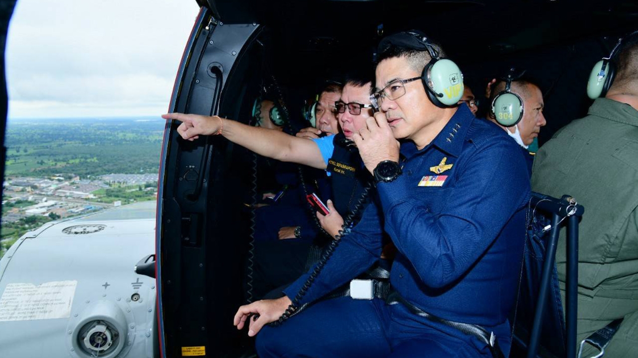ทอ. ส่ง ฮ.EC-725 บินถ่ายภาพพื้นที่น้ำท่วม พร้อมเร่งเข้าช่วยชาวโคราช