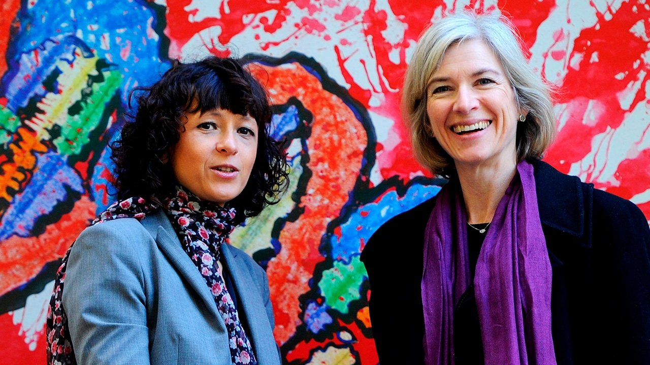 2 นักวิทย์หญิง ผู้พัฒนาวิธีตัดต่อ DNA คว้ารางวัลโนเบลสาขาเคมี