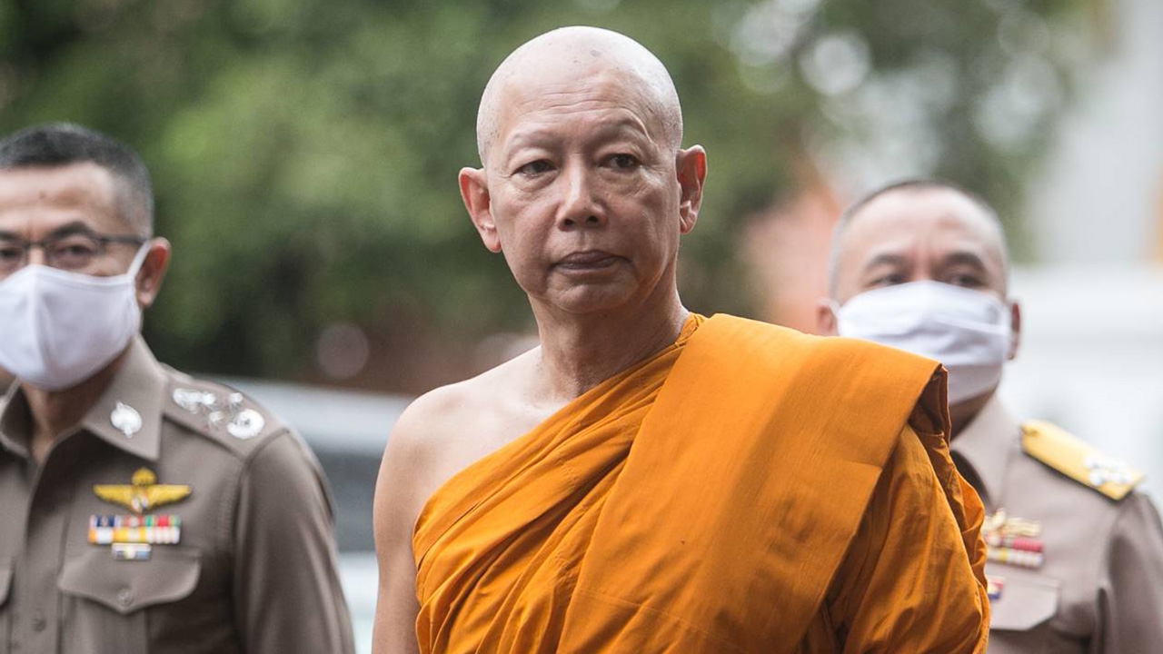 "บิ๊กแดง" โกนหัวบวชแล้ว จัดงานเรียบง่าย มีเพียงญาติ คนสนิท ร่วมพิธี