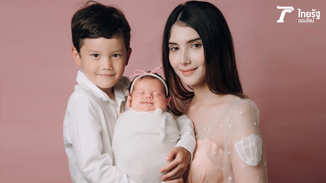 ภาพน่ารักอบอุ่น น้องเอมมิลี่ เจ้าหญิงตัวน้อยของ ซาร่า และพี่แม็กซ์เวลล์