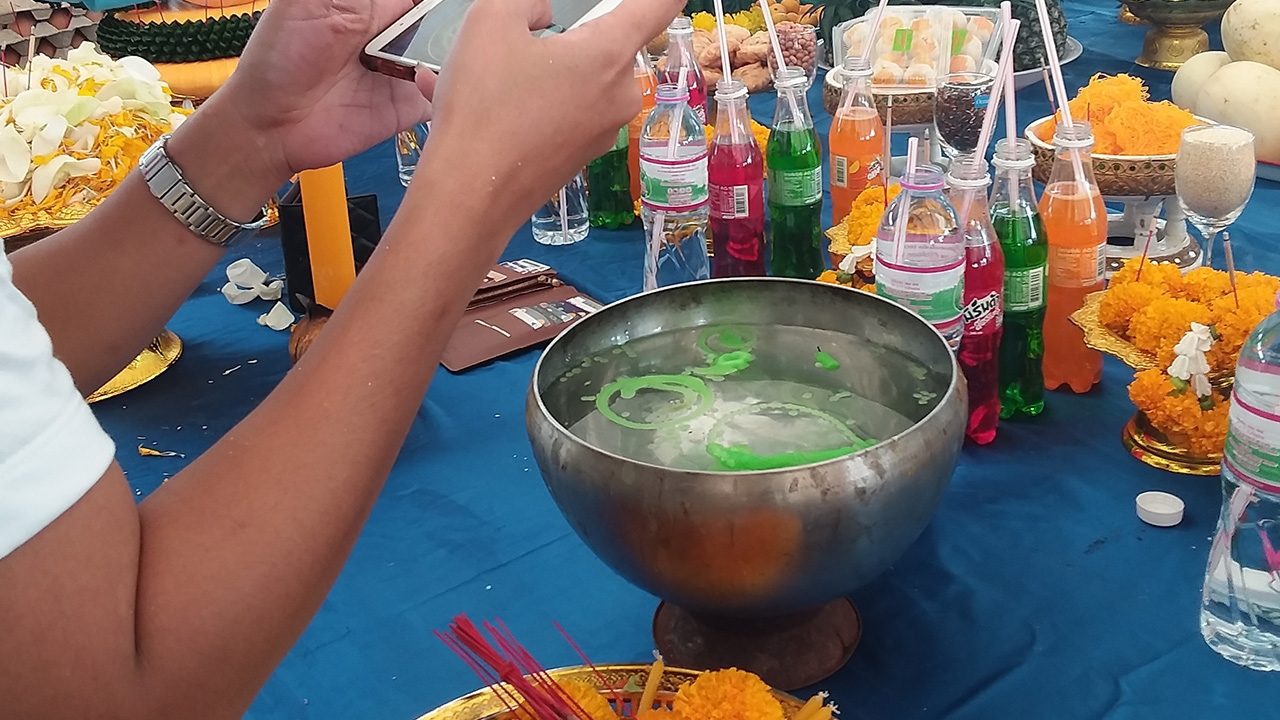 "เสี่ยโป้" มาบวงสรวงใหญ่พ่อปู่ศรีสุทโธ คอหวยไม่พลาด "เลขเด็ด" ขันน้ำมนต์