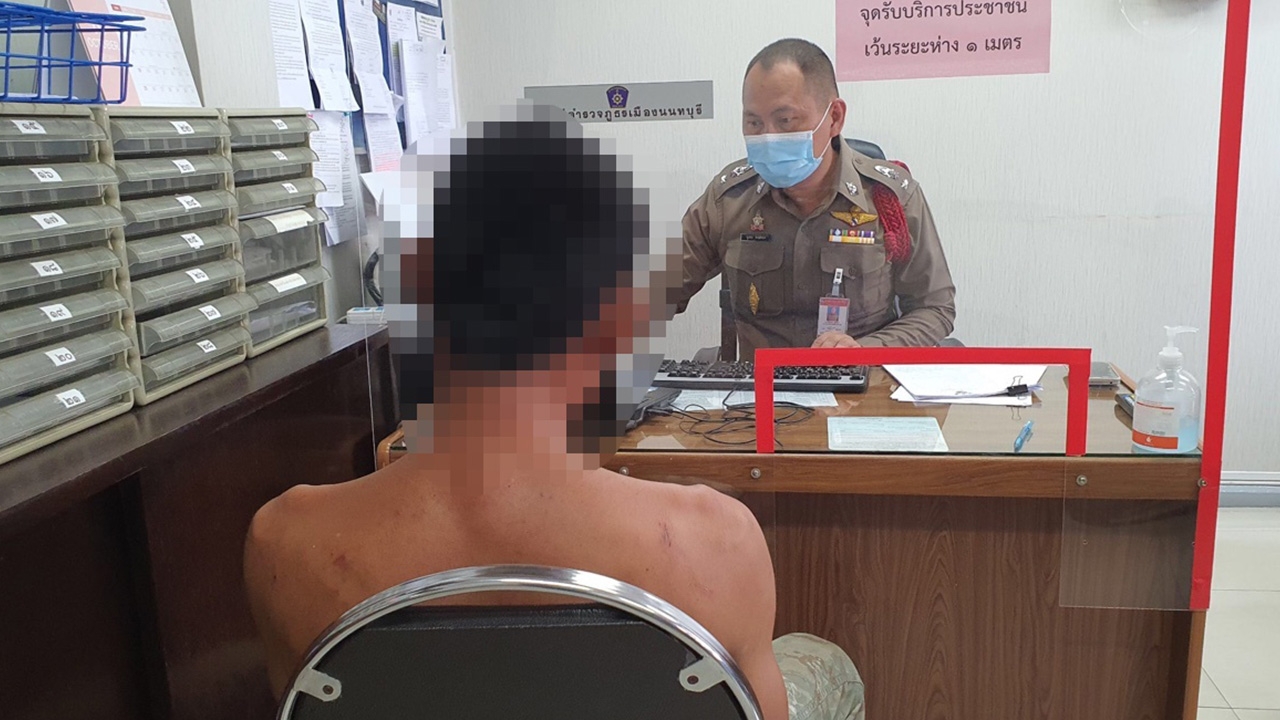 ตร.เผยหนุ่มคลั่งแทง รปภ.ห้างเจ็บ 4 เสพยาหลอน ขณะที่มี 1 รายอาการสาหัส