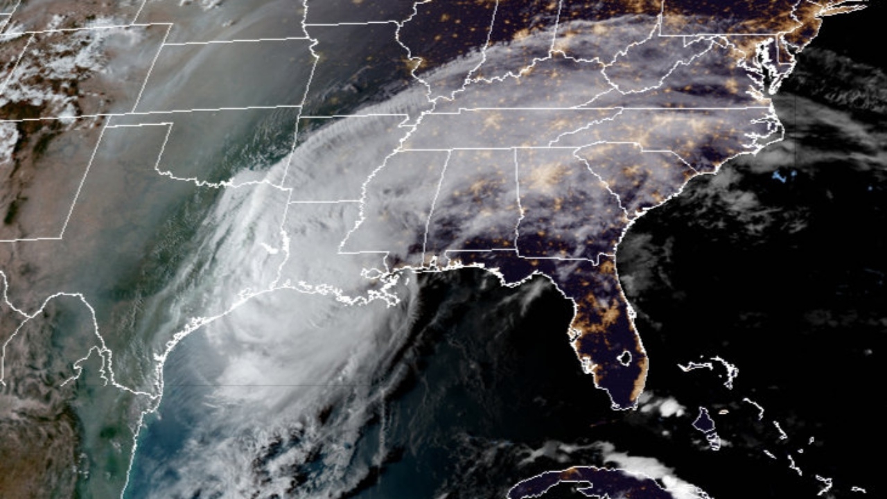 เฮอริเคนเดลตา ถล่มสหรัฐฯ ไฟฟ้าดับวงกว้าง