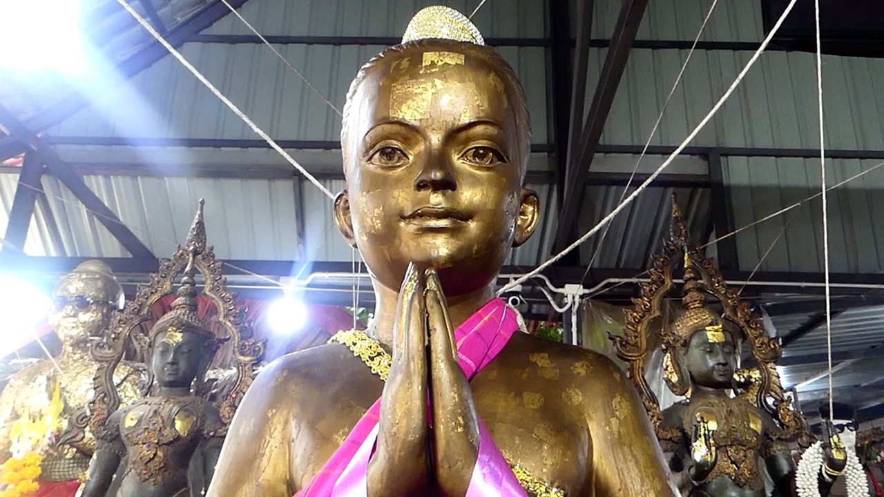 โลงศพ-ปาท่องโก๋ แก้บน "ไอ้ไข่" วัดเขากรวด คอหวยลุ้นเลขเด็ด 16/10/63