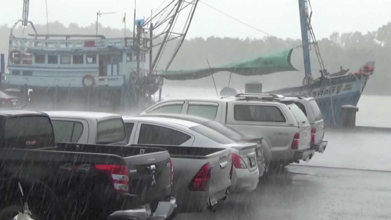 ประกาศอุตุฯ ฉบับ 11 พายุมุ่งตะวันตกลงทะเล ฝนยังตกหนักถึง 9 ต.ค. 