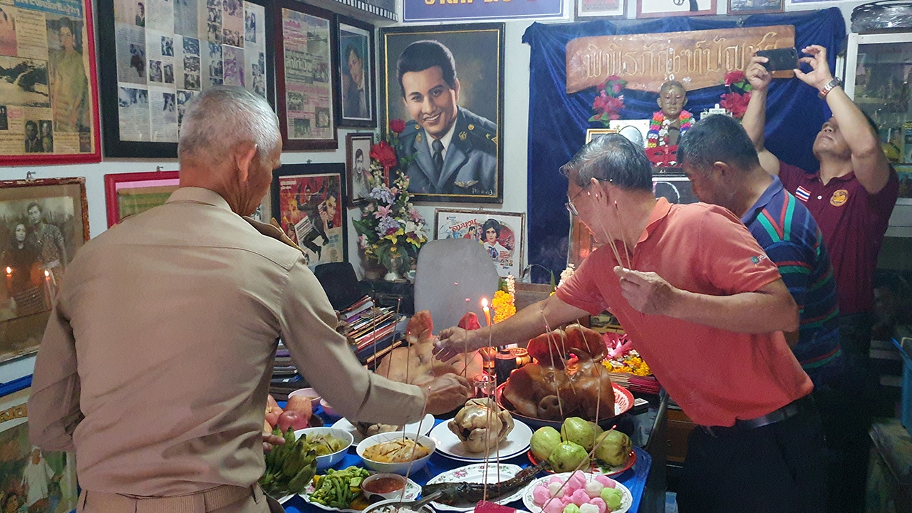 แฟนคลับจัดงานรำลึก 50 ปี "มิตร ชัยบัญชา" พระเอกขวัญใจตลอดกาล