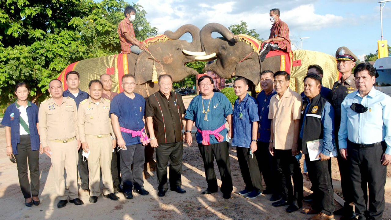 "ประภัตร" พบผู้เลี้ยงช้างสุรินทร์ หวังยกระดับมาตรฐานปางช้างไทย