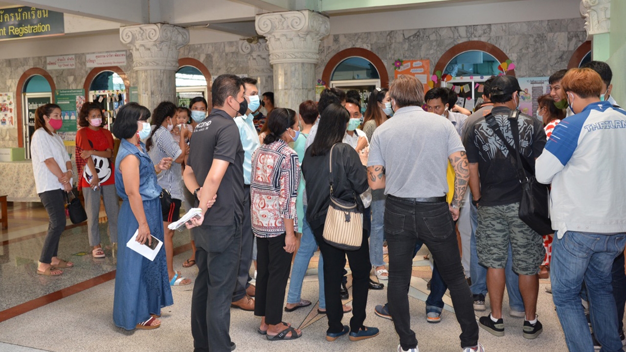 ผู้ปกครองไม่โอเค รุดขอดูวงจรปิดโรงเรียน เชื่อเด็กอีกหลายคนถูกทำร้าย