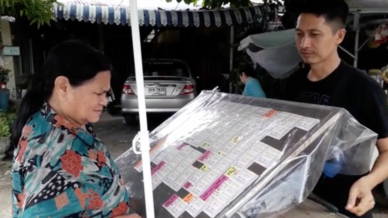 คอหวยถามหา "เลขเด็ด" 95 "เลขมงคล" ไม่พ้นโดนเหมาเกลี้ยงทุกแผง