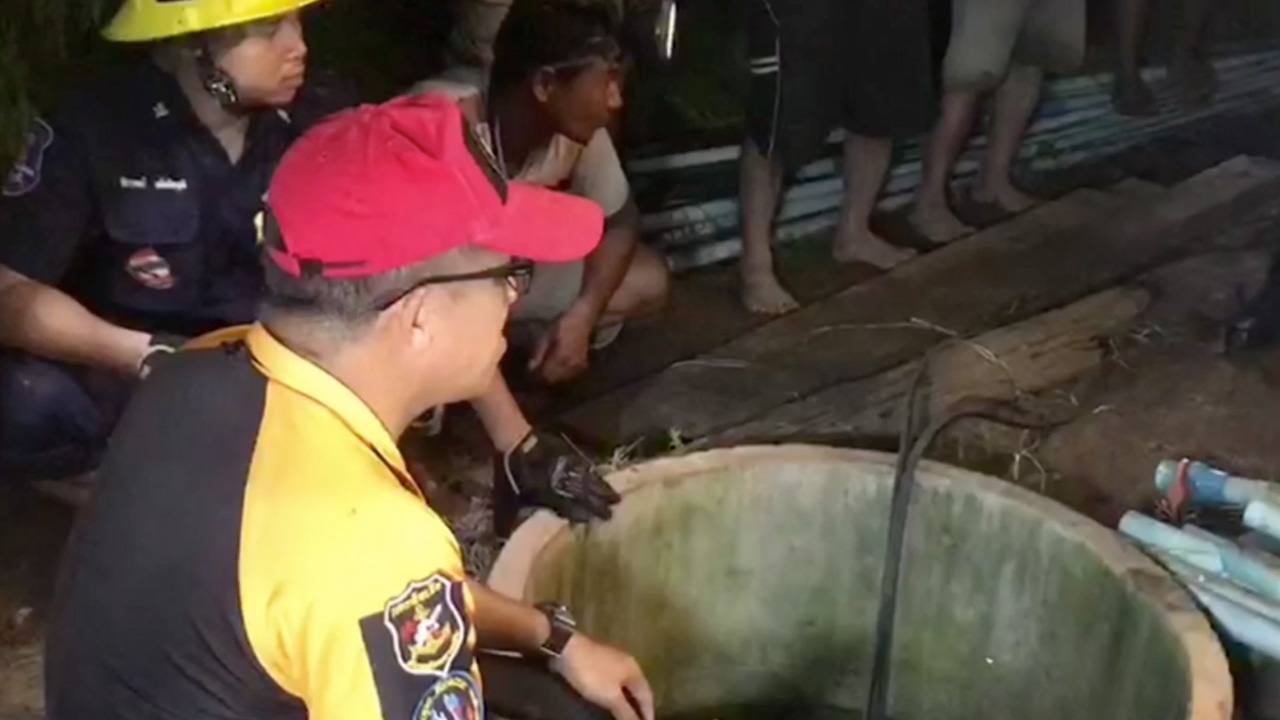 สลด บ่อมรณะคร่า 3 ชีวิต "พ่อ-ลูก" โดดช่วยกัน ขาดอากาศตายหมู่ 