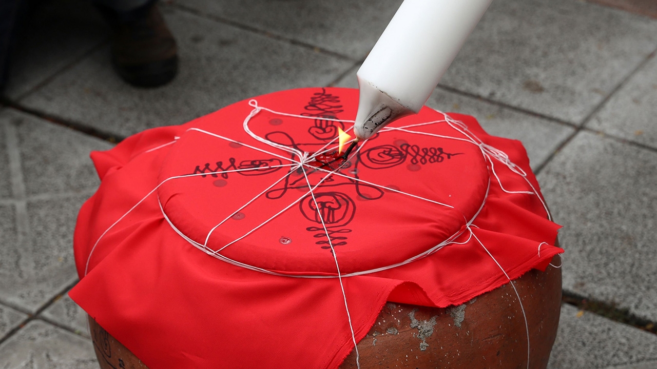 ประชาชนปลดแอก โยนหม้อจับ ส.ว.ถ่วงน้ำ ประกาศชุมนุมรัฐสภา 16.00 น.พรุ่งนี้