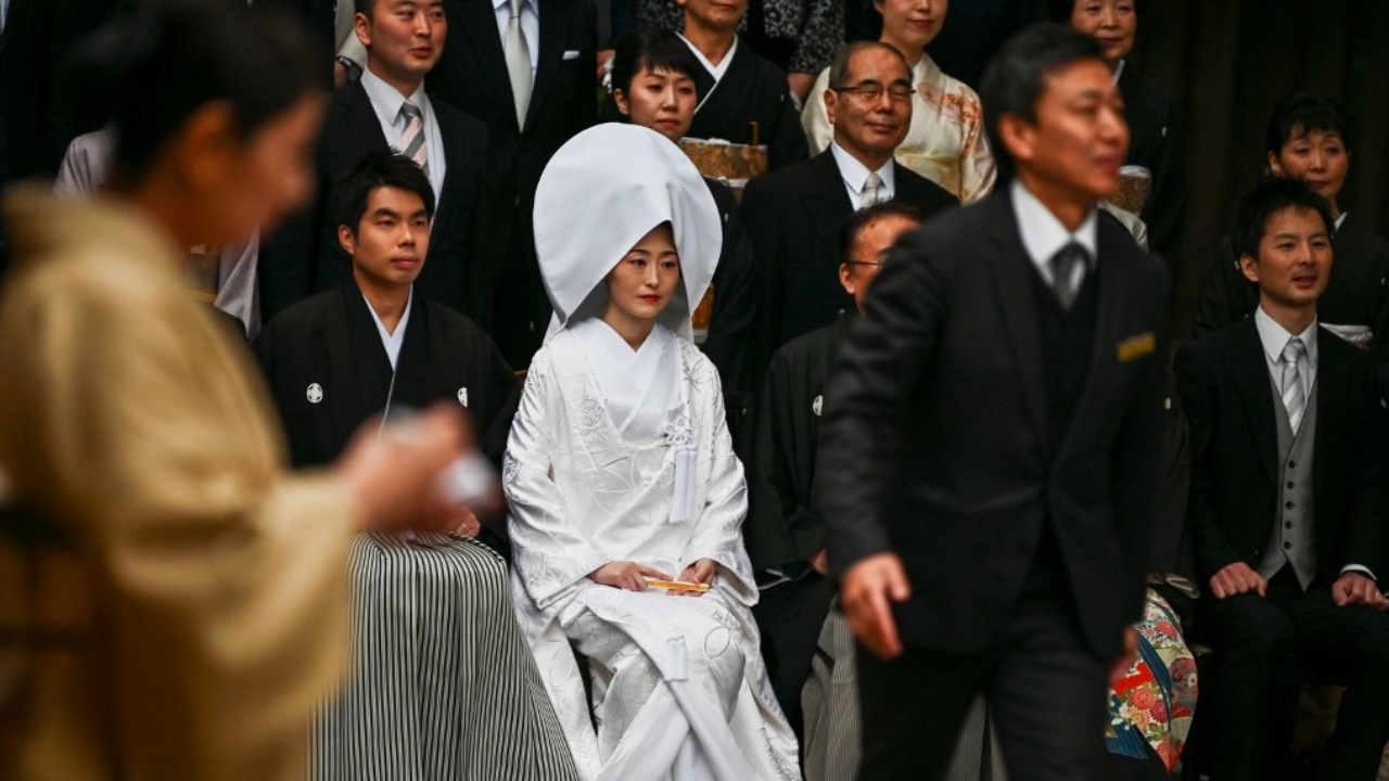 แจกเงินคู่แต่งงาน อีกนโยบายใจป้ำ หวังเพิ่มอัตราเกิดในญี่ปุ่น