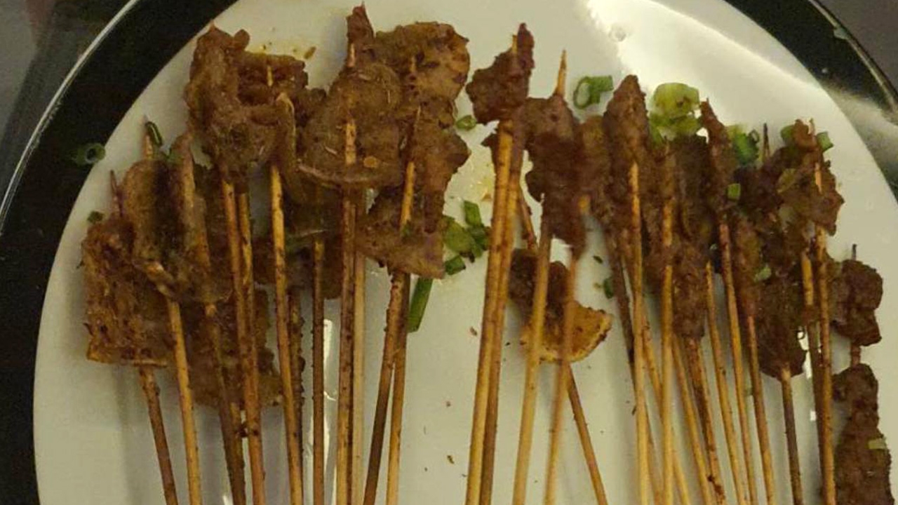 สาวตกใจ สั่งซื้อหม่าล่า 250 บาท เปิดมาเจอเนื้อติดปลายไม้เท่าเหรียญ 5 บาท