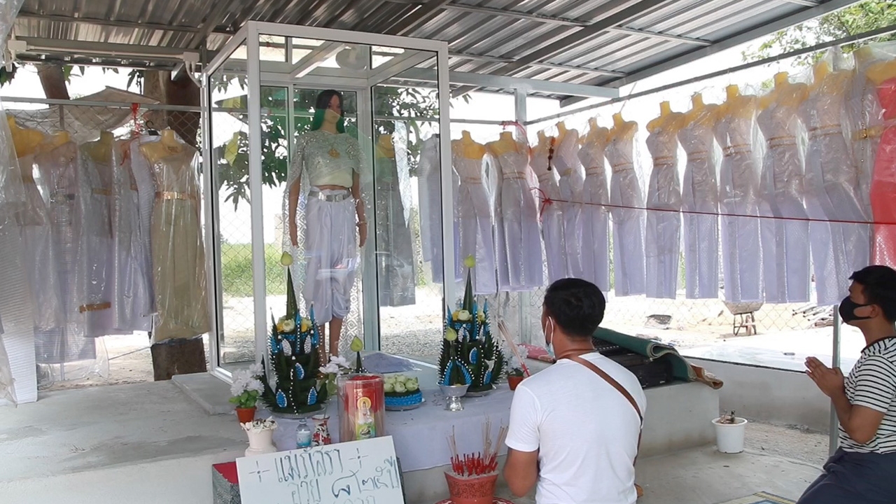 "ตะเคียนทอง" เข้าฝัน "อดีตคนรัก" ชี้จุดโบสถ์เก่า จุดธูปเลขเด็ดโผล่