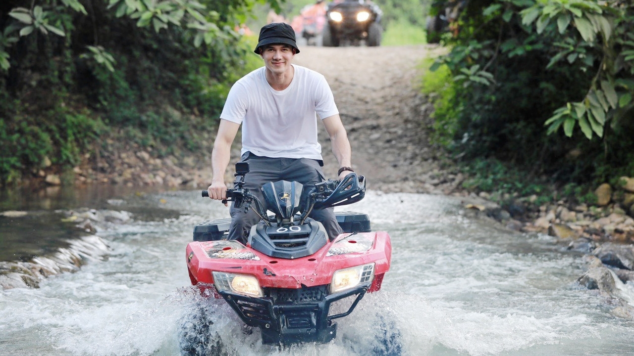 “มิกค์” จัดเต็มทริป “โหด มันส์ ฮา” สนุกเกินร้อย!! “วันธรรมดาน่าเที่ยว”