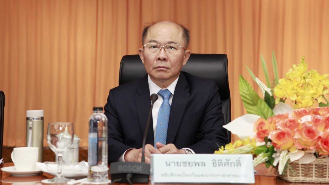 ปภ.กำชับเฝ้าระวัง รับมือพายุโนอึล แนะรถต้องพร้อมลุยฝนช่วยลดอุบัติเหตุ