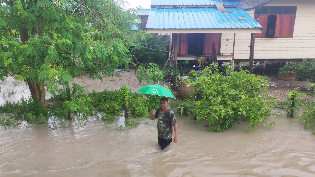 พายุ "โนอึล" ซัดลพบุรีอ่วม ฝนตกหนัก ท่วม 7 หมู่บ้าน น้ำป่าไหลซ้ำ