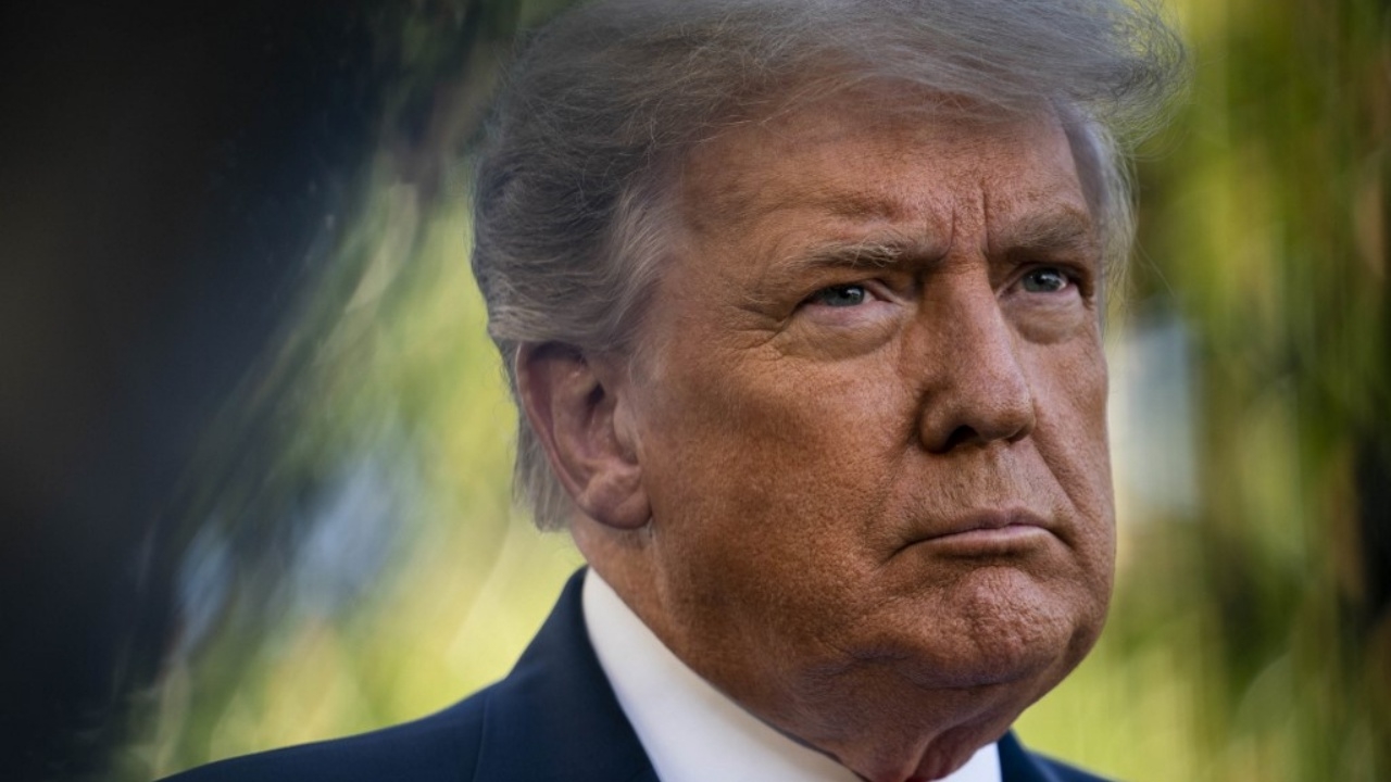 ทรัมป์ผวา มีคนปองร้าย จดหมายบรรจุสารพิษ ไรซิน ส่งมาถึงที่ทำเนียบขาว