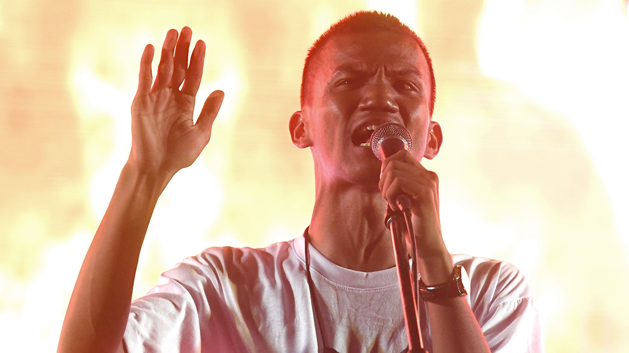 "ไมค์ ระยอง" ประกาศภารกิจช่วงเช้า เตรียมเดินเท้าไปหานายกรัฐมนตรี